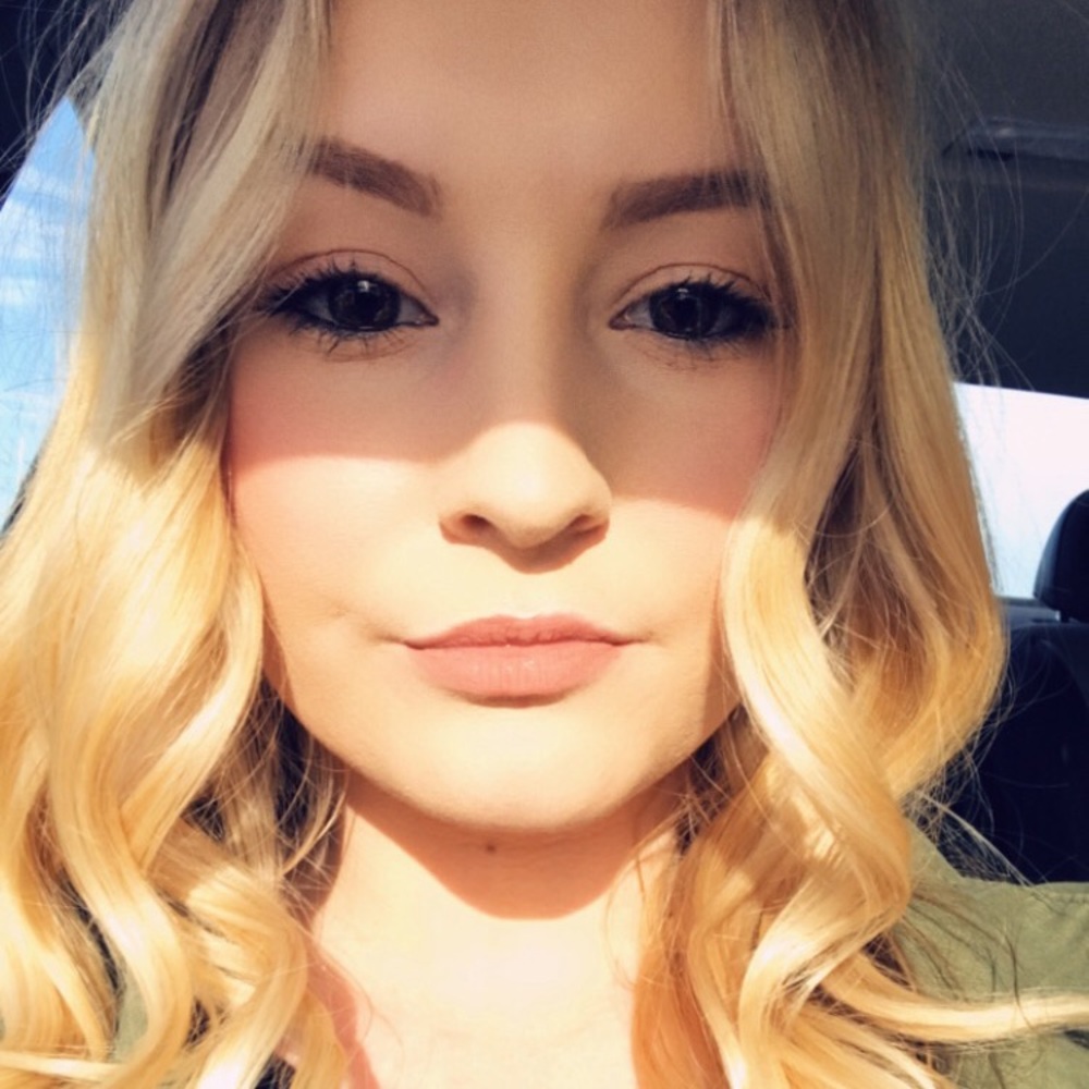 Meet your Posher, Desiree